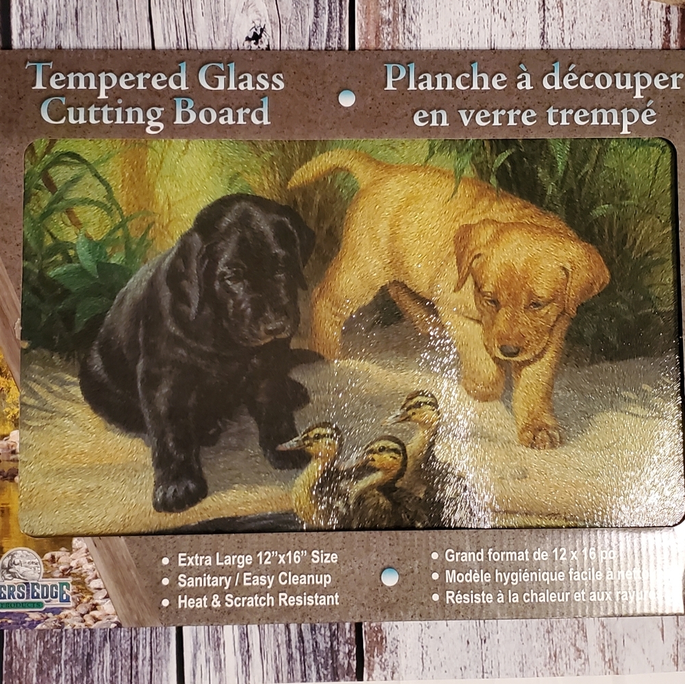 NIB Rivers Edge Puppy Tempered Glass Cutting Board